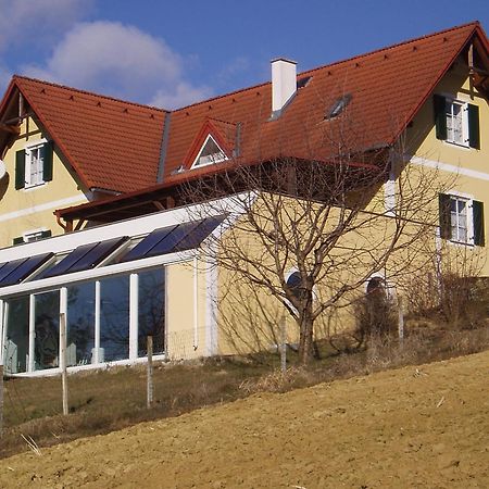 Gaestehaus Haagen Bad Waltersdorf Exterior foto
