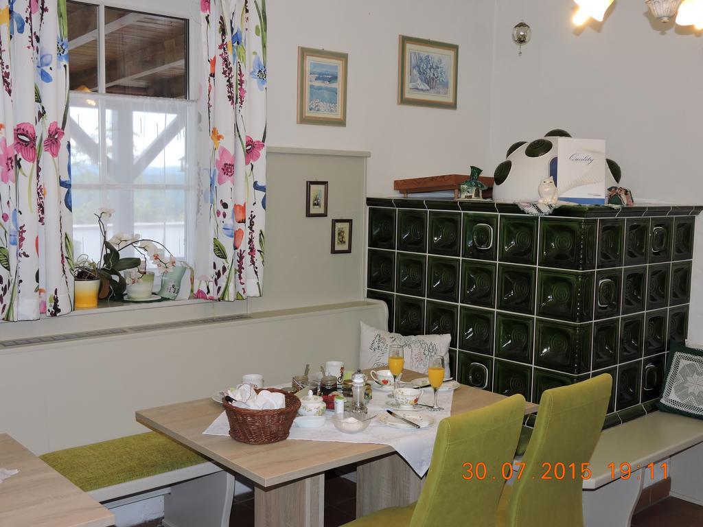 Gaestehaus Haagen Bad Waltersdorf Exterior foto